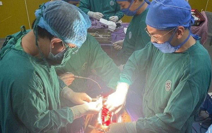 Trung tâm y tế huyện cứu sống bệnh nhân thủng tim nguy kịch