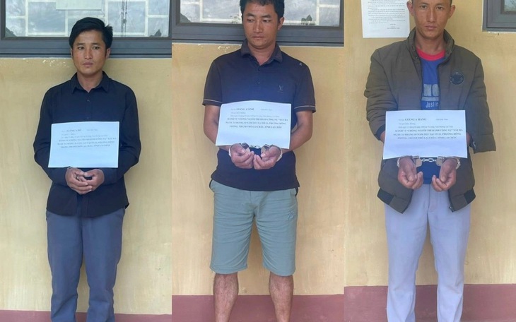 3 người lao vào hành hung cảnh sát vì bị lập biên bản vi phạm giao thông