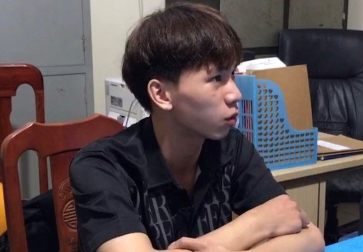 Bất ngờ nguyên nhân kẻ bịt kín mặt vào tiệm vàng hỏi mua 10 chỉ rồi bỏ chạy - Ảnh 1.