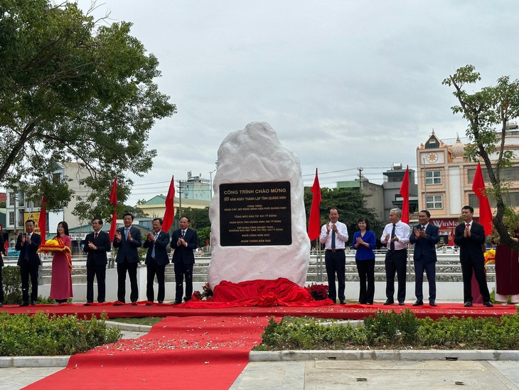 Gắn biển và khánh thành hàng loạt công trình chào mừng 60 năm Ngày thành lập tỉnh Quảng Ninh - Ảnh 1. Gắn biển và khánh thành hàng loạt công trình chào mừng 60 năm Ngày thành lập tỉnh Quảng Ninh - Ảnh 1.