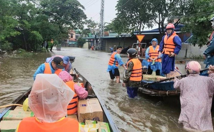 Miền Trung lại hứng mưa lớn, nguy cơ cao ngập lụt - Ảnh 2.