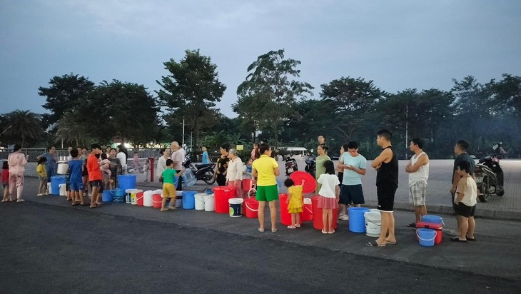 Vụ nước sạch KĐT Thanh Hà: Cư dân lo lắng vì trạm nước đặt gần nghĩa trang - Ảnh 1. Vụ nước sạch KĐT Thanh Hà: Cư dân lo lắng vì trạm nước đặt gần nghĩa trang - Ảnh 1.