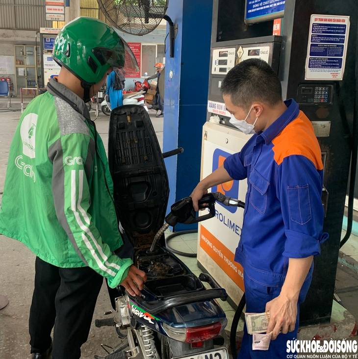 Giá xăng dầu hôm nay (23/10) bật tăng trở lại sau 2 lần giảm giá mạnh - Ảnh 1.