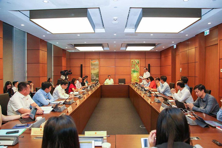 Bộ trưởng Bộ LĐTB&XH lý giải DNNN thua lỗ, công nhân thu nhập không có nhưng quản lý lương rất cao - Ảnh 2. Bộ trưởng Bộ LĐTB&XH lý giải DNNN thua lỗ, công nhân thu nhập không có nhưng quản lý lương rất cao - Ảnh 2.