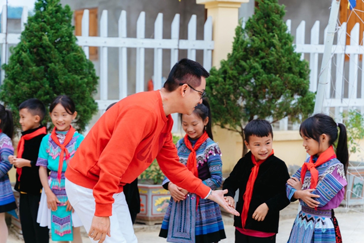 Vợ chồng Tuấn Hưng hết nỗi lo cơm áo gạo tiền chỉ muốn sống ý nghĩa với cộng đồng - Ảnh 2. Vợ chồng Tuấn Hưng hết nỗi lo cơm áo gạo tiền chỉ muốn sống ý nghĩa với cộng đồng - Ảnh 2.