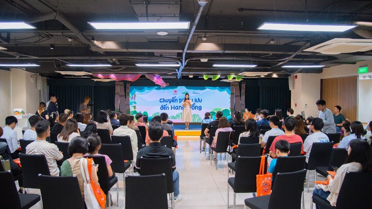 "Chuyến phiêu lưu đến hang rồng": sách tranh giúp con học cách chăm sóc cho mắt - Ảnh 1.