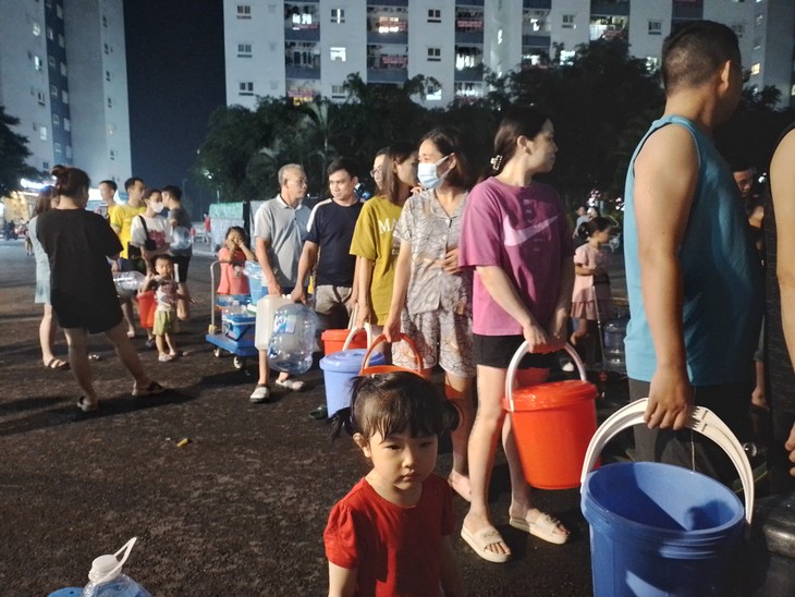 Hơn 10 ngày thiếu nước sạch, cư dân KĐT Thanh Hà đồng loạt viết đơn "kêu cứu" - Ảnh 1. Hơn 10 ngày thiếu nước sạch, cư dân KĐT Thanh Hà đồng loạt viết đơn "kêu cứu" - Ảnh 1.