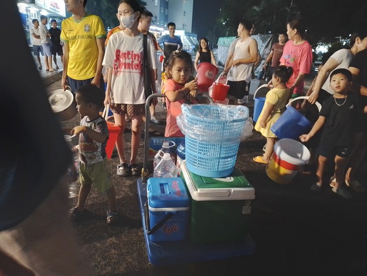 Hơn 10 ngày thiếu nước sạch, cư dân KĐT Thanh Hà đồng loạt viết đơn "kêu cứu" - Ảnh 2. Hơn 10 ngày thiếu nước sạch, cư dân KĐT Thanh Hà đồng loạt viết đơn "kêu cứu" - Ảnh 2.