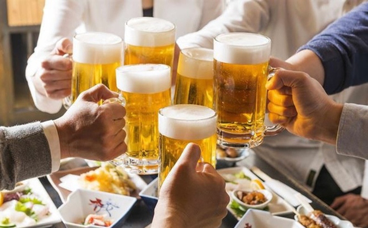 Vợ cấm chồng ra ngoài ăn nhậu có thể bị phạt 10 triệu đồng - Ảnh 1.