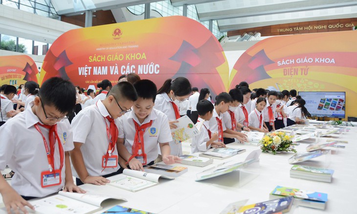 Việc trao quyền lựa chọn sách giáo khoa về các trường: Giáo viên nói gì? - Ảnh 1.
