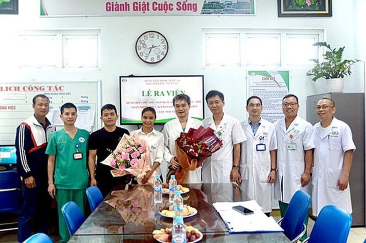 Bệnh viện Hữu nghị Đa khoa Nghệ An cứu sống bệnh nhân ngừng tuần hoàn hai lần do sốc tim biến chứng suy đa tạng - Ảnh 3. Bệnh viện Hữu nghị Đa khoa Nghệ An cứu sống bệnh nhân ngừng tuần hoàn hai lần do sốc tim biến chứng suy đa tạng - Ảnh 3.