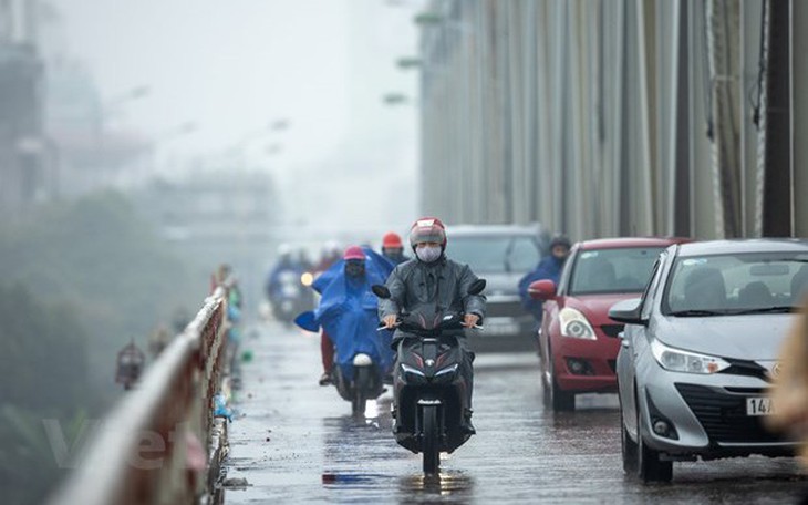Từ chiều tối nay, miền Bắc đón đợt không khí lạnh kèm mưa dông