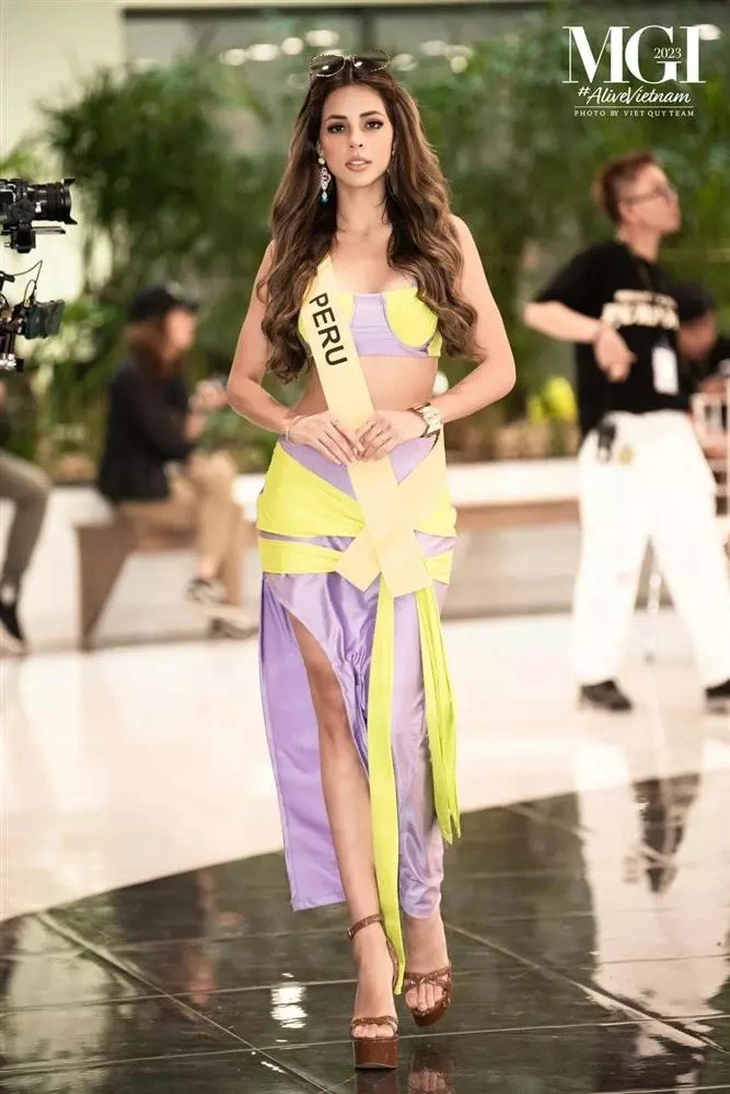 Sắc vóc đời thường hút mắt của ‘mỹ nhân’ người Peru - tân Miss Grand International 2023 - Ảnh 4. Sắc vóc đời thường hút mắt của ‘mỹ nhân’ người Peru - tân Miss Grand International 2023 - Ảnh 4.