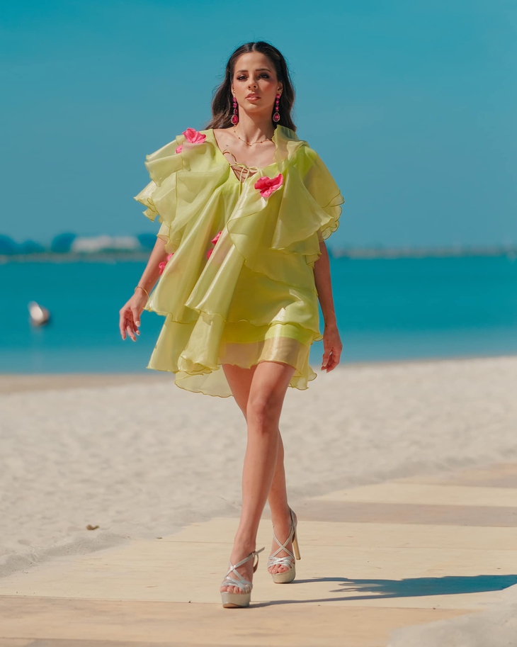 Sắc vóc đời thường hút mắt của ‘mỹ nhân’ người Peru - tân Miss Grand International 2023 - Ảnh 5. Sắc vóc đời thường hút mắt của ‘mỹ nhân’ người Peru - tân Miss Grand International 2023 - Ảnh 5.