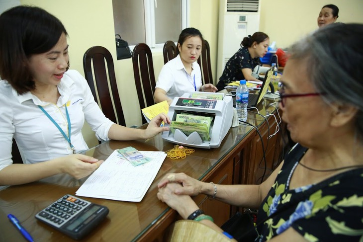 Quyền lợi về tiền người hưởng lương hưu cần biết ngay kẻo thiệt - Ảnh 1. Quyền lợi về tiền người hưởng lương hưu cần biết ngay kẻo thiệt - Ảnh 1.
