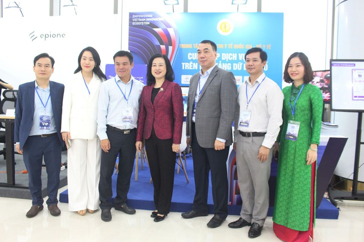 Đẩy mạnh y tế số, tiến tới người dân không còn phải khai bệnh sử khi đi khám - Ảnh 1.