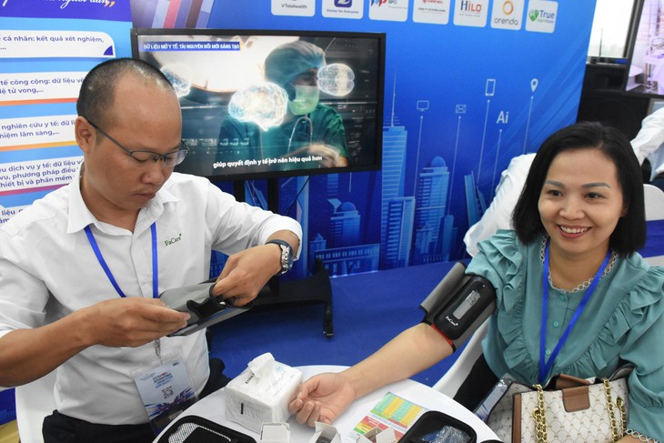 Bộ Y tế số hóa quản lý sức khỏe, đưa dịch vụ y tế đến gần người dân- Ảnh 1.