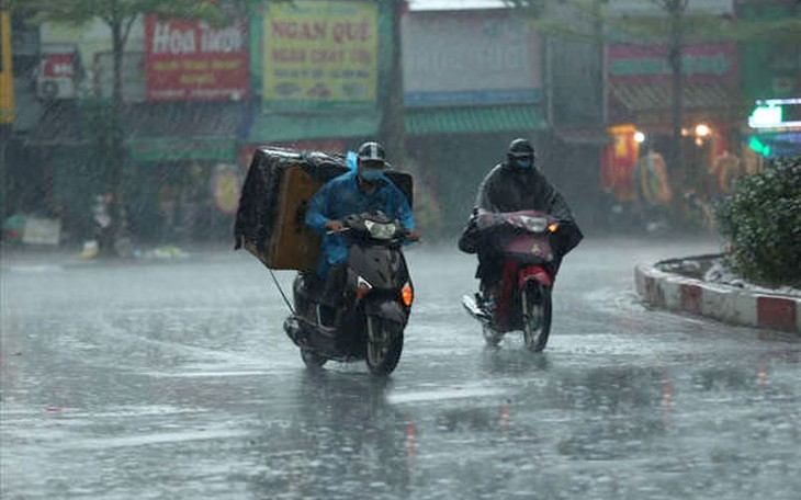 Miền Bắc và miền Trung cùng đón đợt mưa lớn