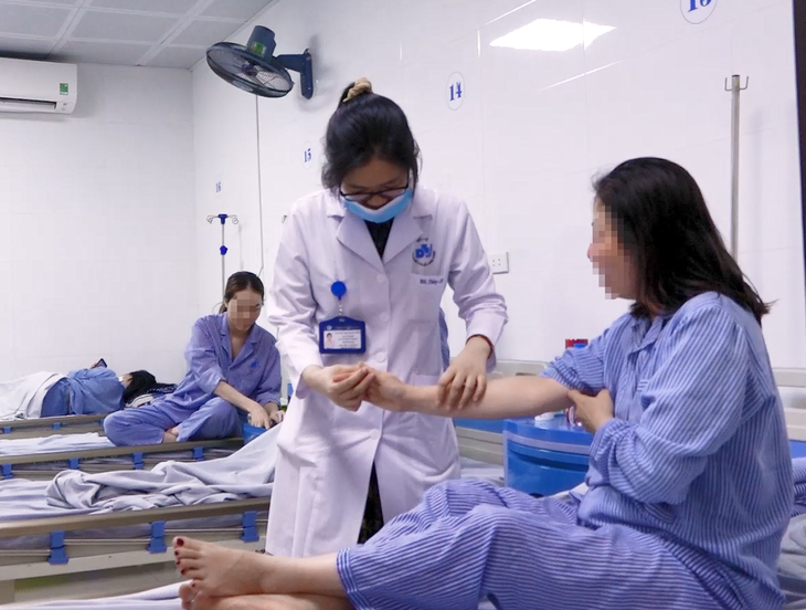 Phòng ngừa viêm da cơ địa khi giao mùa - Ảnh 2.