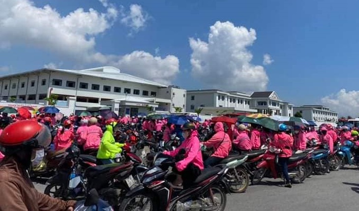 Hàng nghìn công nhân nghỉ việc ở Nghệ An: Công ty trả lời chi tiết kiến nghị nhưng công nhân vẫn chưa đến làm việc - Ảnh 1. Hàng nghìn công nhân nghỉ việc ở Nghệ An: Công ty trả lời chi tiết kiến nghị nhưng công nhân vẫn chưa đến làm việc - Ảnh 1.