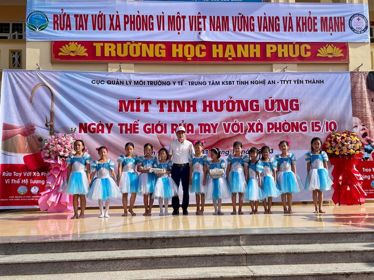 Nghệ An tổ chức Lễ Mít tinh, truyền thông hưởng ứng Ngày Thế giới rửa tay với xà phòng - Ảnh 7.