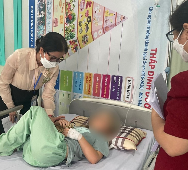 Tỉnh Quảng Nam: Đình chỉ hoạt động bánh mì Phượng 3 tháng - Ảnh 1.
