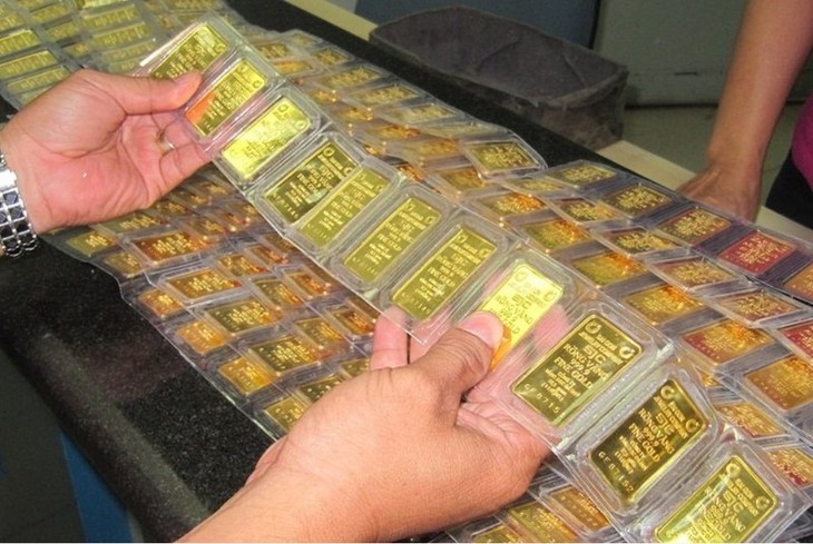 Giá vàng hôm nay ngày 3/10 giảm dữ dội - Ảnh 1.