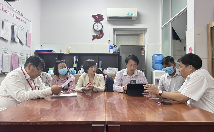 Vụ bé 6 tuổi tử vong nghi ngộ độc bánh: Sở Y tế TPHCM triệu tập khẩn họp chuyên gia - Ảnh 1. Vụ bé 6 tuổi tử vong nghi ngộ độc bánh: Sở Y tế TPHCM triệu tập khẩn họp chuyên gia - Ảnh 1.