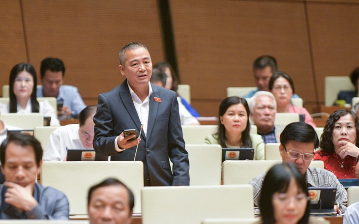 ĐBQH tranh luận chuyện "nghèo đi rất nhanh khi gia đình có người mắc bệnh nan y"