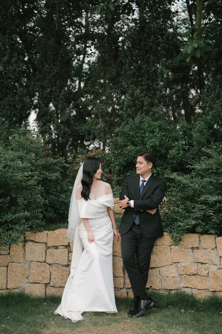 Hotgirl Ly Kute kín tiếng làm đám cưới, khán giả tò mò thân thế chồng người đẹp - Ảnh 5. Hotgirl Ly Kute kín tiếng làm đám cưới, khán giả tò mò thân thế chồng người đẹp - Ảnh 5.