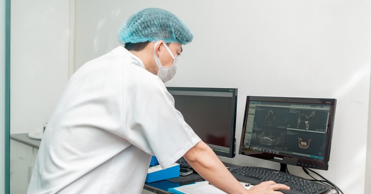 Bác sĩ CKI Răng - Hàm - Mặt và những ca cấy ghép Implant đáng nhớ - Ảnh 1.