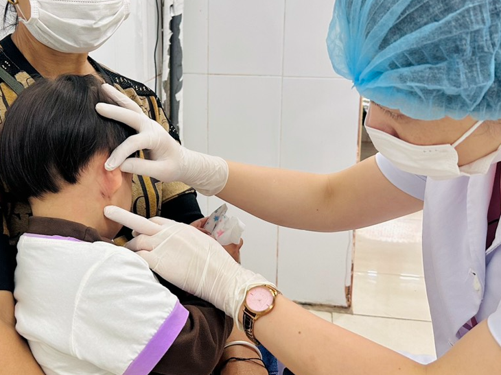 Cứu sống trẻ mắc bệnh Whitmore - Ảnh 2.