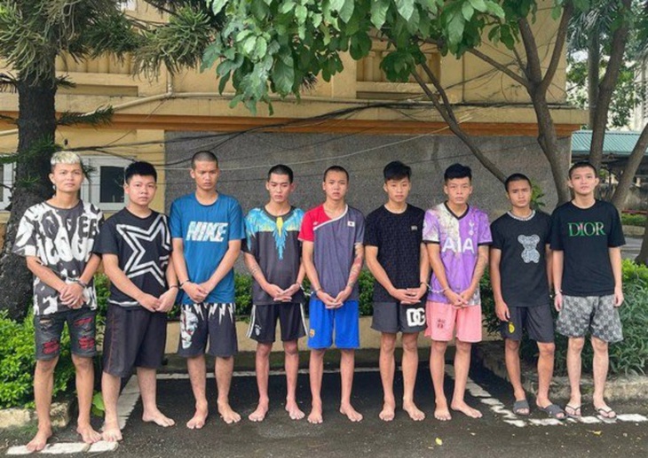 Nhóm thanh niên ngoại tỉnh tụ tập lạng lách đánh võng, tiện tay đi cướp giật - Ảnh 1. Nhóm thanh niên ngoại tỉnh tụ tập lạng lách đánh võng, tiện tay đi cướp giật - Ảnh 1.