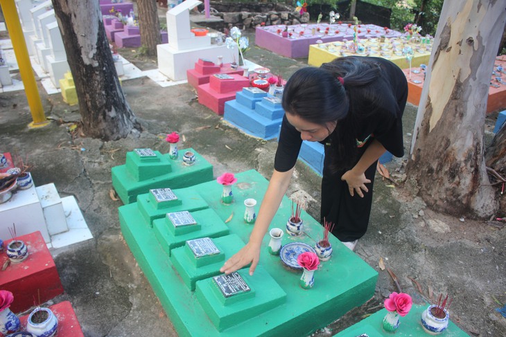 Người phụ nữ dùng cả thanh xuân an táng 14.000 hài nhi - Ảnh 5. Người phụ nữ dùng cả thanh xuân an táng 14.000 hài nhi - Ảnh 5.