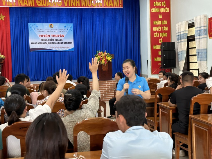 Đẩy mạnh tuyên truyền phòng chống HIV trước xu hướng người nhiễm ngày càng trẻ hóa - Ảnh 2. Đẩy mạnh tuyên truyền phòng chống HIV trước xu hướng người nhiễm ngày càng trẻ hóa - Ảnh 2.