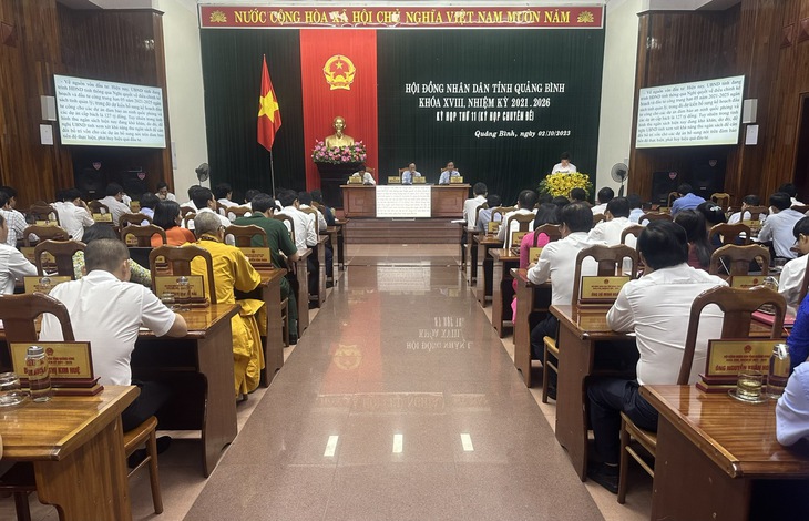 Phụ huynh tại Quảng Bình: 'Mức giảm học phí bằng rất nhiều ngày công của tôi' - Ảnh 2. Phụ huynh tại Quảng Bình: 'Mức giảm học phí bằng rất nhiều ngày công của tôi' - Ảnh 2.
