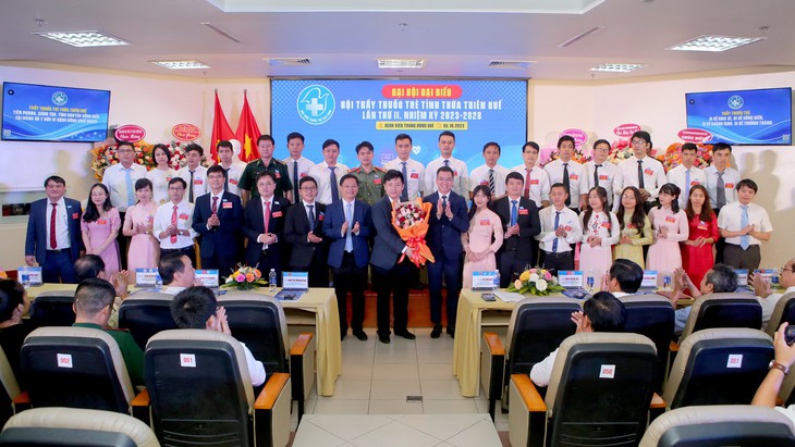 Thầy thuốc trẻ khám bệnh, cấp phát thuốc miễn phí cho hơn 65.000 người dân - Ảnh 3.
