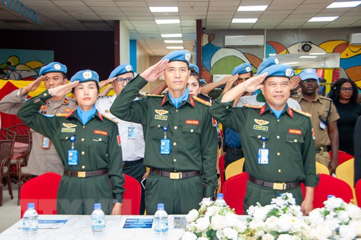 UNMISS trao Huy chương Gìn giữ Hòa bình cho 3 sỹ quan Công an Việt Nam - Ảnh 2. UNMISS trao Huy chương Gìn giữ Hòa bình cho 3 sỹ quan Công an Việt Nam - Ảnh 2.
