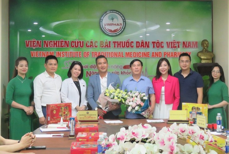 Đưa tinh hoa Việt đến từng mái ấm gia đình - Ảnh 1. Đưa tinh hoa Việt đến từng mái ấm gia đình - Ảnh 1.