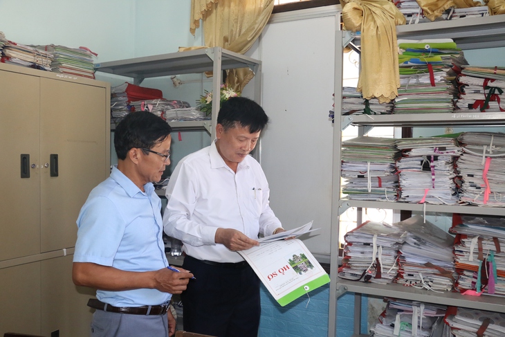 Bất cập quanh việc biệt phái ngành giáo dục ở Nghệ An: Chính quyền "dùng dằng" trong xử lý - Ảnh 4.