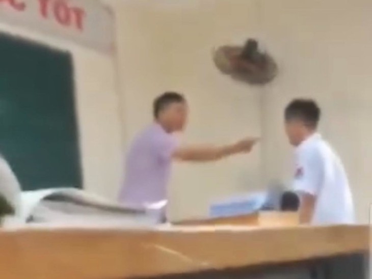 Thầy giáo xưng 'mày - tao' với học sinh đã nộp đơn xin nghỉ việc - Ảnh 1. Thầy giáo xưng 'mày - tao' với học sinh đã nộp đơn xin nghỉ việc - Ảnh 1.