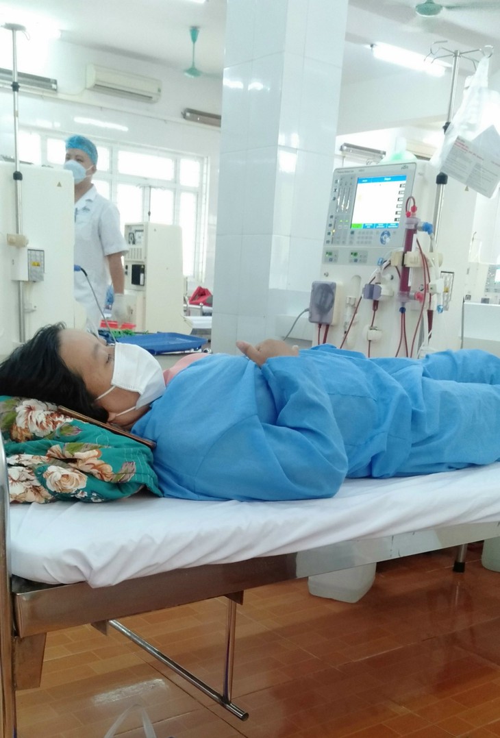 MS 880: Cuộc sống khốn cùng của người phụ nữ suy thận nặng có hai con nhỏ - Ảnh 2.