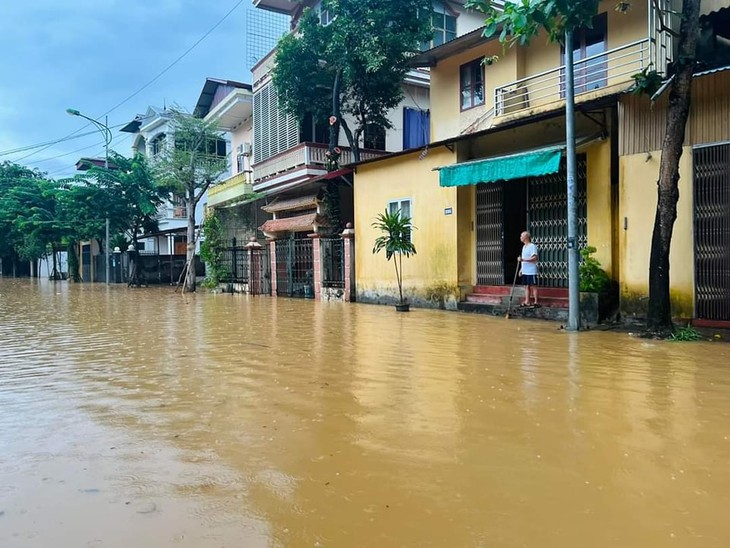 Mưa lớn gây ngập lụt, sạt lở ở Yên Bái, 2 người tử vong - Ảnh 3.