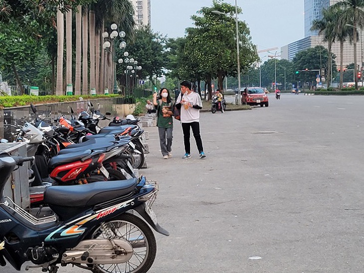 Vắng đến lạ thường ở Công viên hiện đại nhất thủ đô - Ảnh 20.
