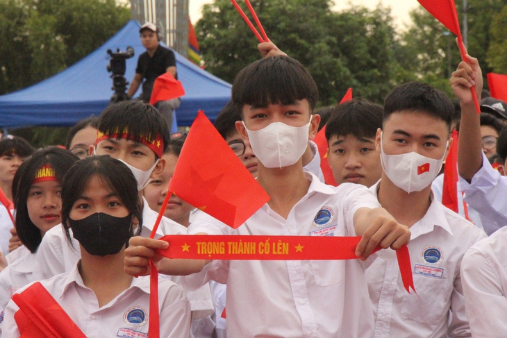 Chung kết Olympia 2023: Nữ sinh Hải Phòng bật khóc khi Nguyễn Trọng Thành về nhì đầy tiếc nuối - Ảnh 18.