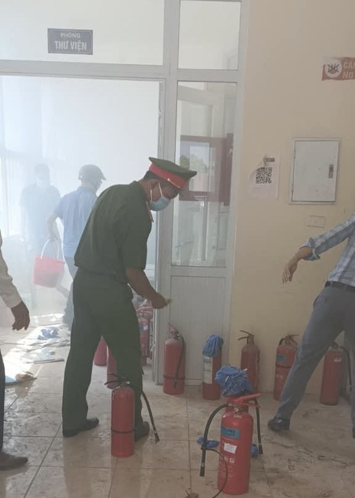 Cháy thư viện tại 1 trường Tiểu học trên địa bàn Hà Nội - Ảnh 1. Cháy thư viện tại 1 trường Tiểu học trên địa bàn Hà Nội - Ảnh 1.