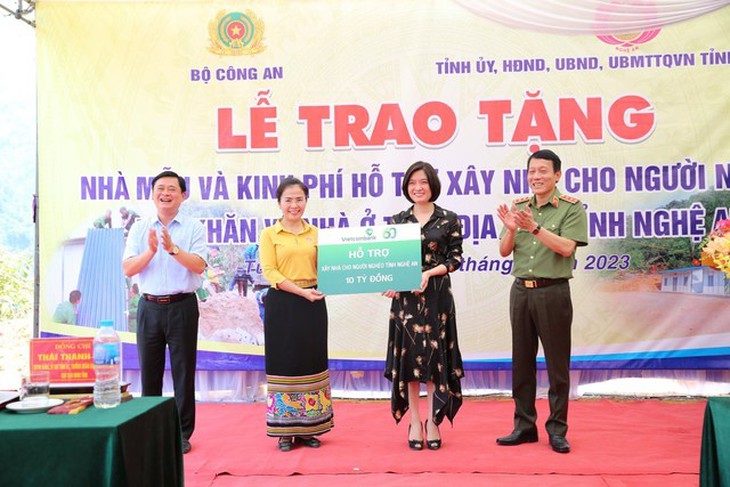 Vietcombank chung tay vì người nghèo – "Không để ai bị bỏ lại phía sau' - Ảnh 2. Vietcombank chung tay vì người nghèo – "Không để ai bị bỏ lại phía sau' - Ảnh 2.
