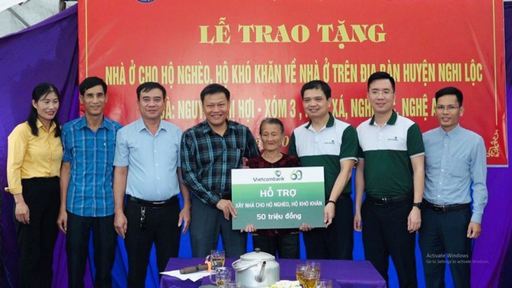 Vietcombank chung tay vì người nghèo – "Không để ai bị bỏ lại phía sau' - Ảnh 3. Vietcombank chung tay vì người nghèo – "Không để ai bị bỏ lại phía sau' - Ảnh 3.