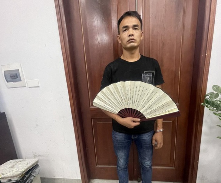 Triệt phá ổ nhóm dàn cảnh trộm cắp tài sản người nước ngoài - Ảnh 4.