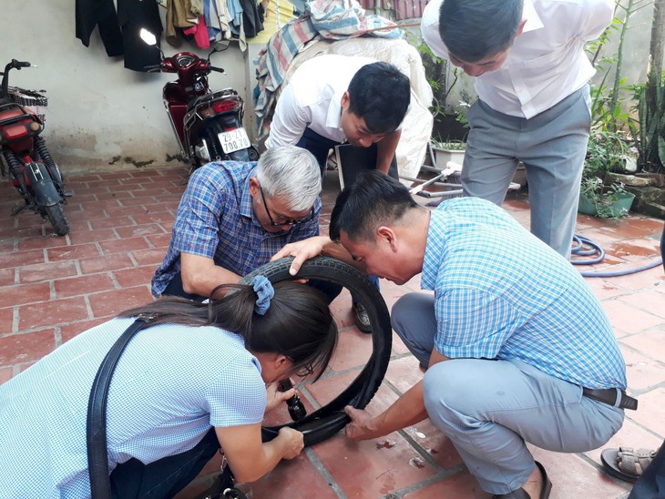 Hà Nội tăng cường kiểm tra, giám sát công tác phòng chống dịch sốt xuất huyết - Ảnh 1. Hà Nội tăng cường kiểm tra, giám sát công tác phòng chống dịch sốt xuất huyết - Ảnh 1.